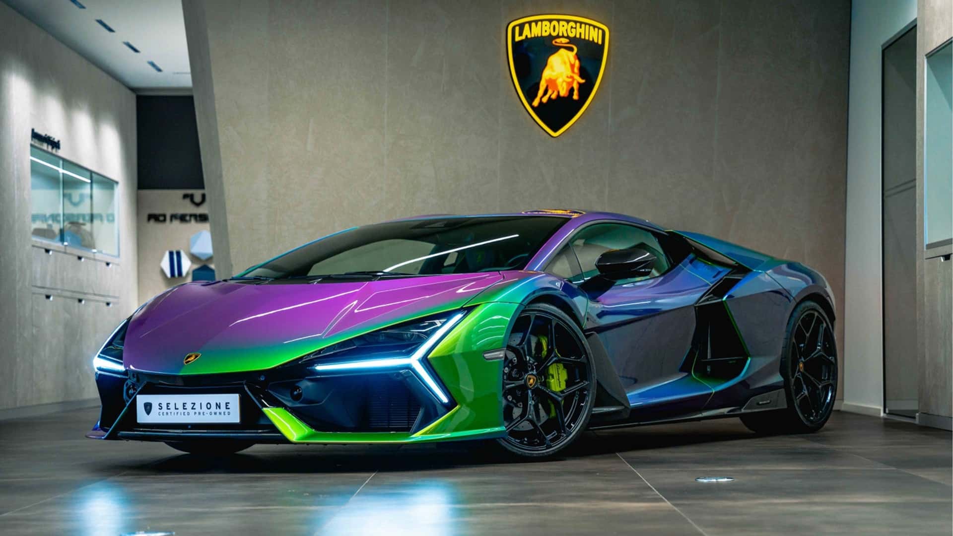 Lamborghini Revuelto avec peinture changeante Lamborghini Revuelto avec peinture changeante