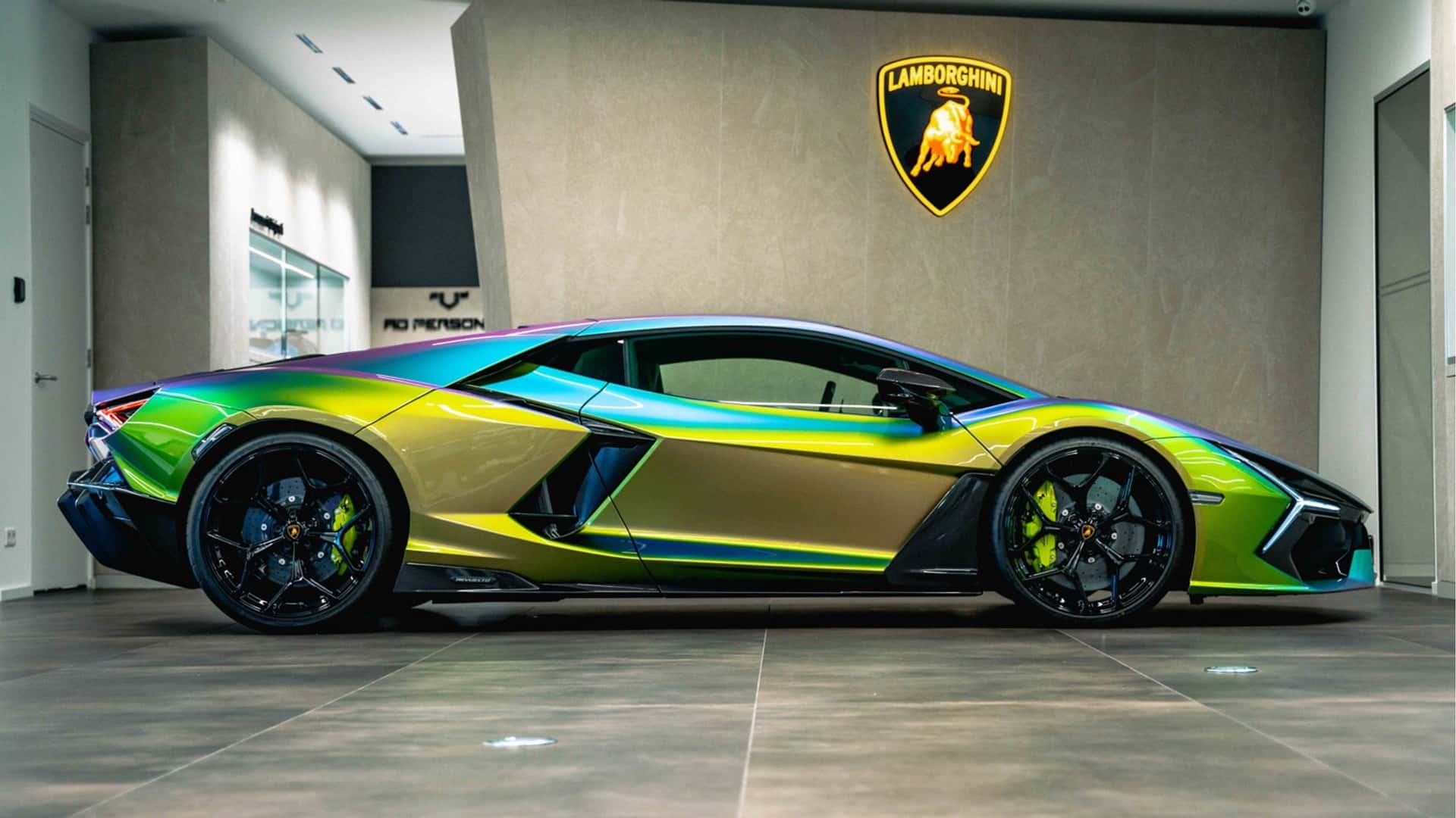 Lamborghini Revuelto avec peinture changeante Lamborghini Revuelto avec peinture changeante
