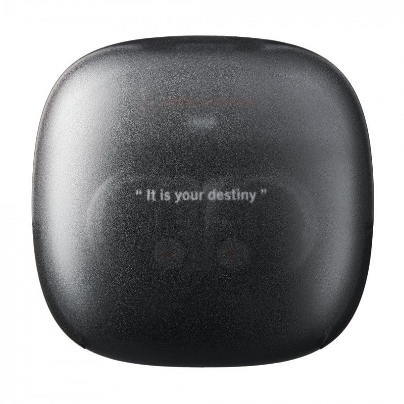 Casque "Dark Vador" de couleur noire.