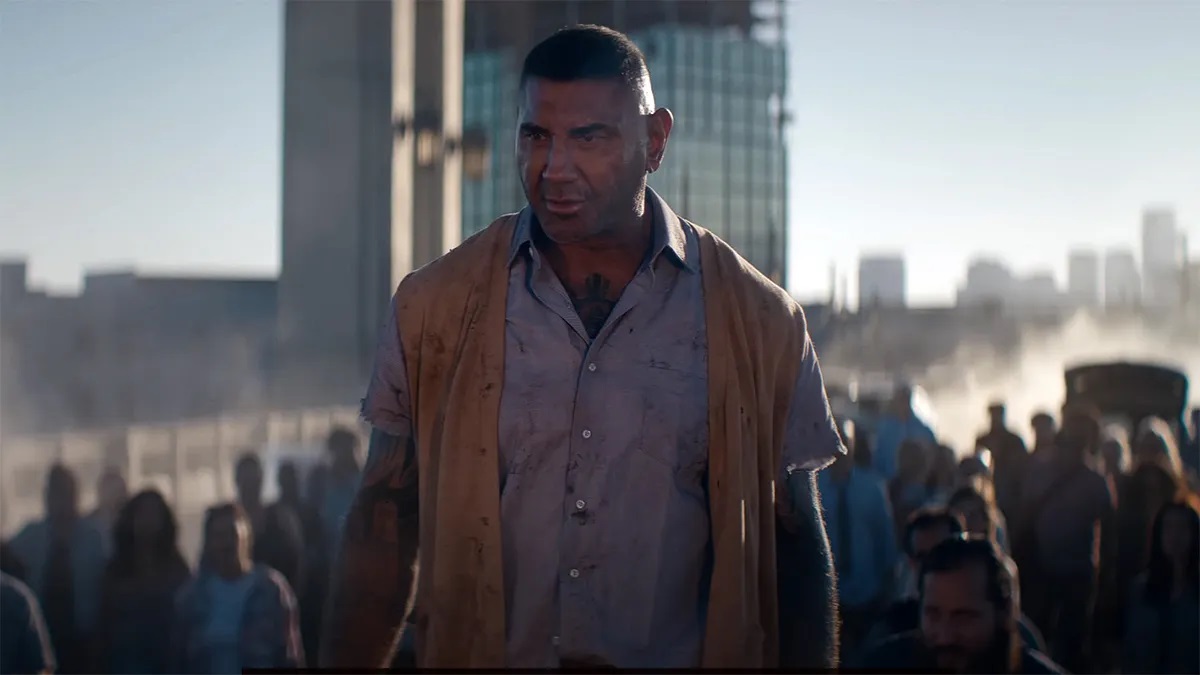 Dave Bautista mène la danse ! La bande-annonce du jeu de combat Mortal Kombat 1 avec des acteurs en chair et en os a été publiée.