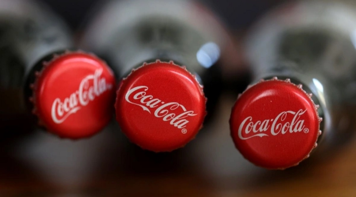 Un soda au goût d'histoire : L'Ukraine vend une bouteille de Coca-Cola produite dans les premières minutes de l'invasion totale de la Russie. Un soda au goût d'histoire : L'Ukraine vend une bouteille de Coca-Cola produite dans les premières minutes de l'invasion totale de la Russie.