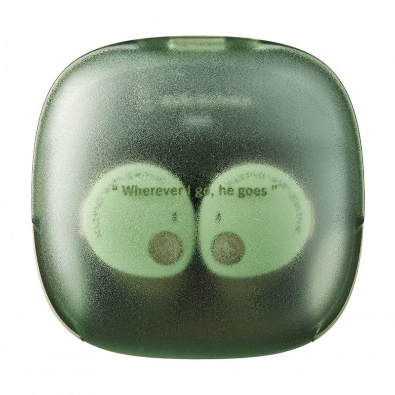 Casque "Grogou" avec une teinte verte.