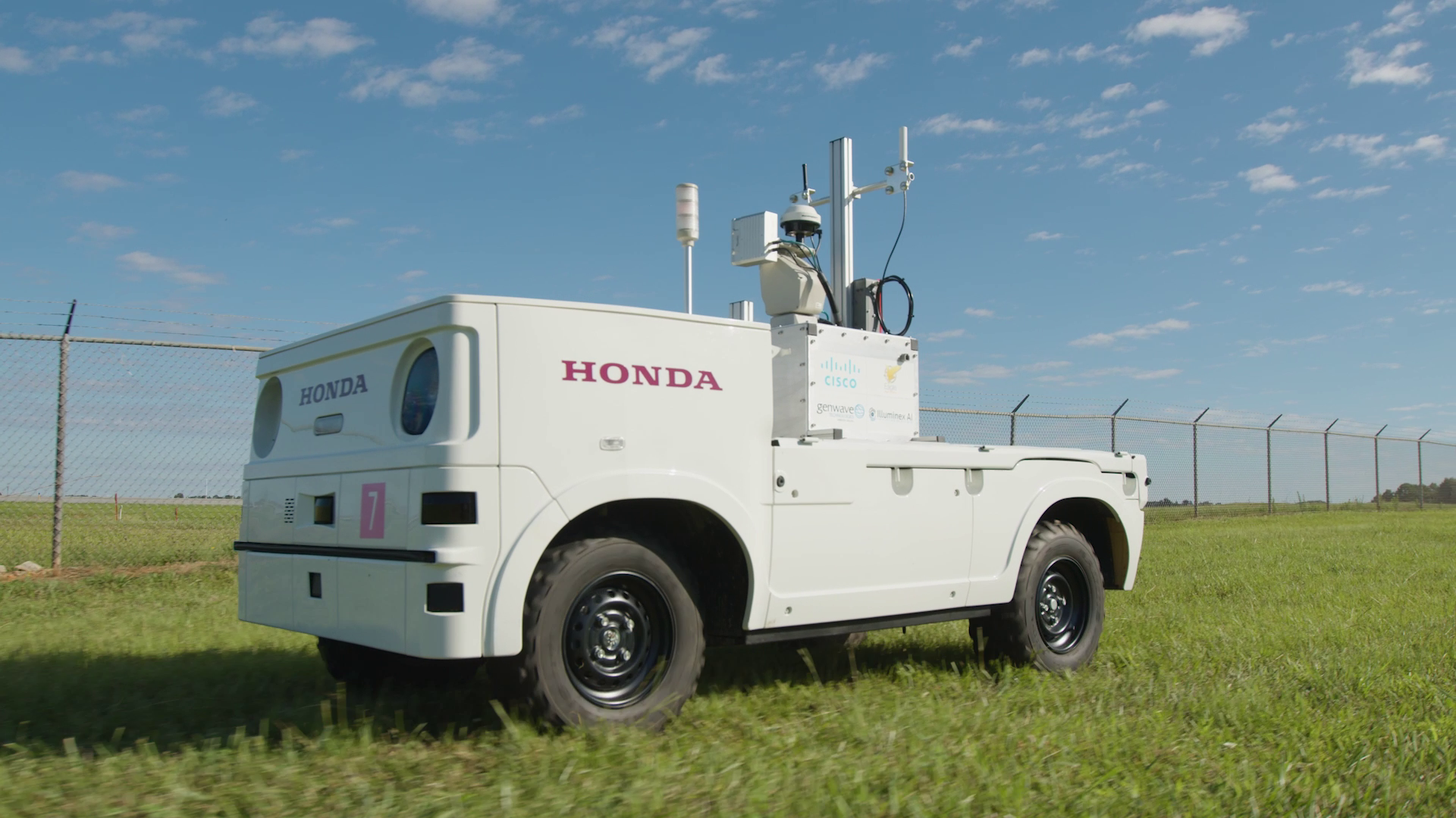 Honda teste un véhicule de travail autonome à l'aéroport de Toronto Honda teste un véhicule de travail autonome à l'aéroport de Toronto