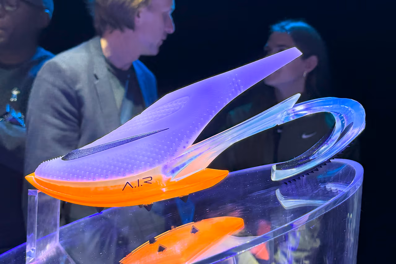 Nike a utilisé l'IA pour développer une collection d'entraîneurs A.I.R. pour les athlètes professionnels avant les Jeux olympiques de Paris.-9
