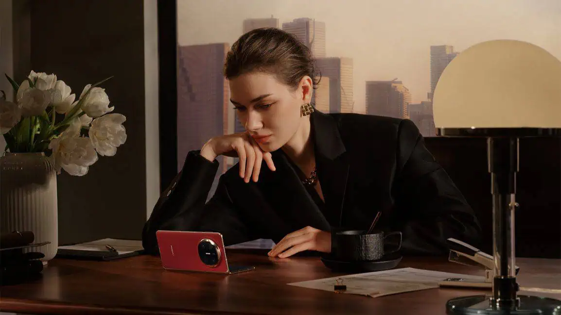 Huawei Mate X6 photo publicitaire