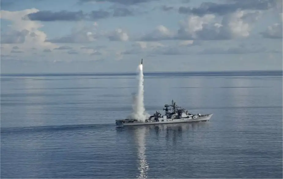 Le destroyer indien Rajput a lancé avec succès le missile de croisière supersonique BrahMos.