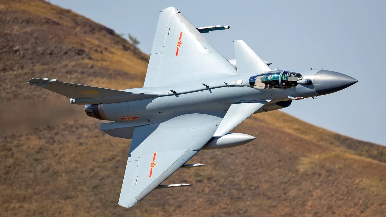Chasseur J-10C Un chasseur J-10C. Illustration : Force aérienne de la République populaire de Chine