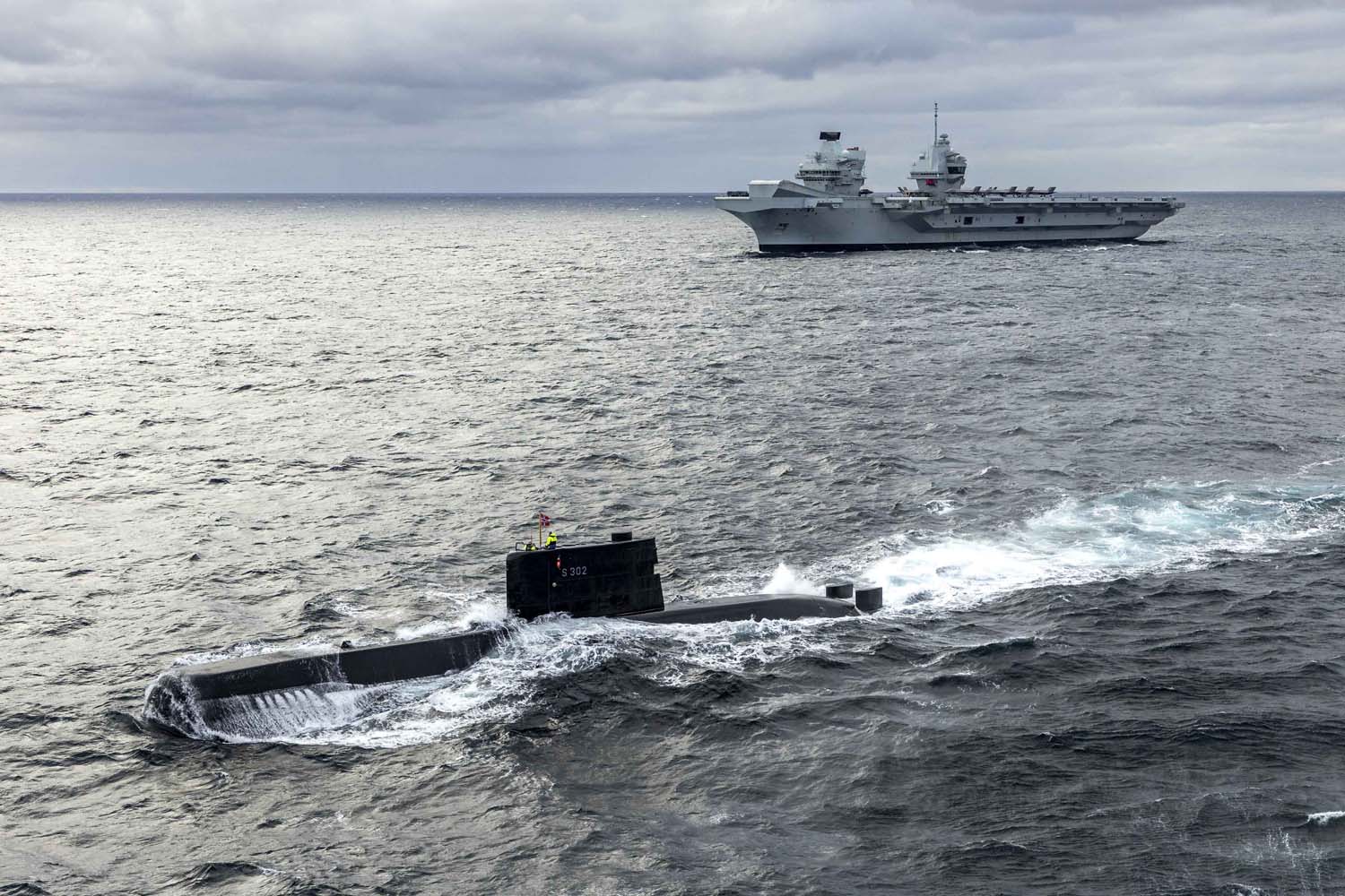Le porte-avions britannique HMS Queen Elizabeth, qui transporte des chasseurs de cinquième génération F-35B Lightning II, est passé sous le commandement de l'OTAN pour la première fois dans l'histoire.-18 Le porte-avions britannique HMS Queen Elizabeth, qui transporte des chasseurs de cinquième génération F-35B Lightning II, est passé sous le commandement de l'OTAN pour la première fois dans l'histoire.-18