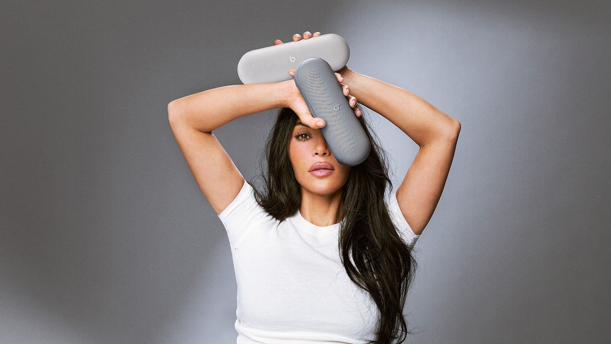Kim Kardashian et Apple ont dévoilé le haut-parleur sans fil Beats Pill en deux nouvelles couleurs. Kim Kardashian et Apple ont dévoilé le haut-parleur sans fil Beats Pill en deux nouvelles couleurs.
