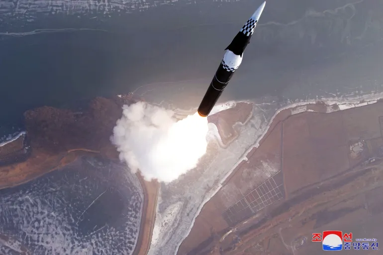 Un nouveau missile balistique hypersonique de moyenne portée. 6 janvier 2025. Illustration : Reuters