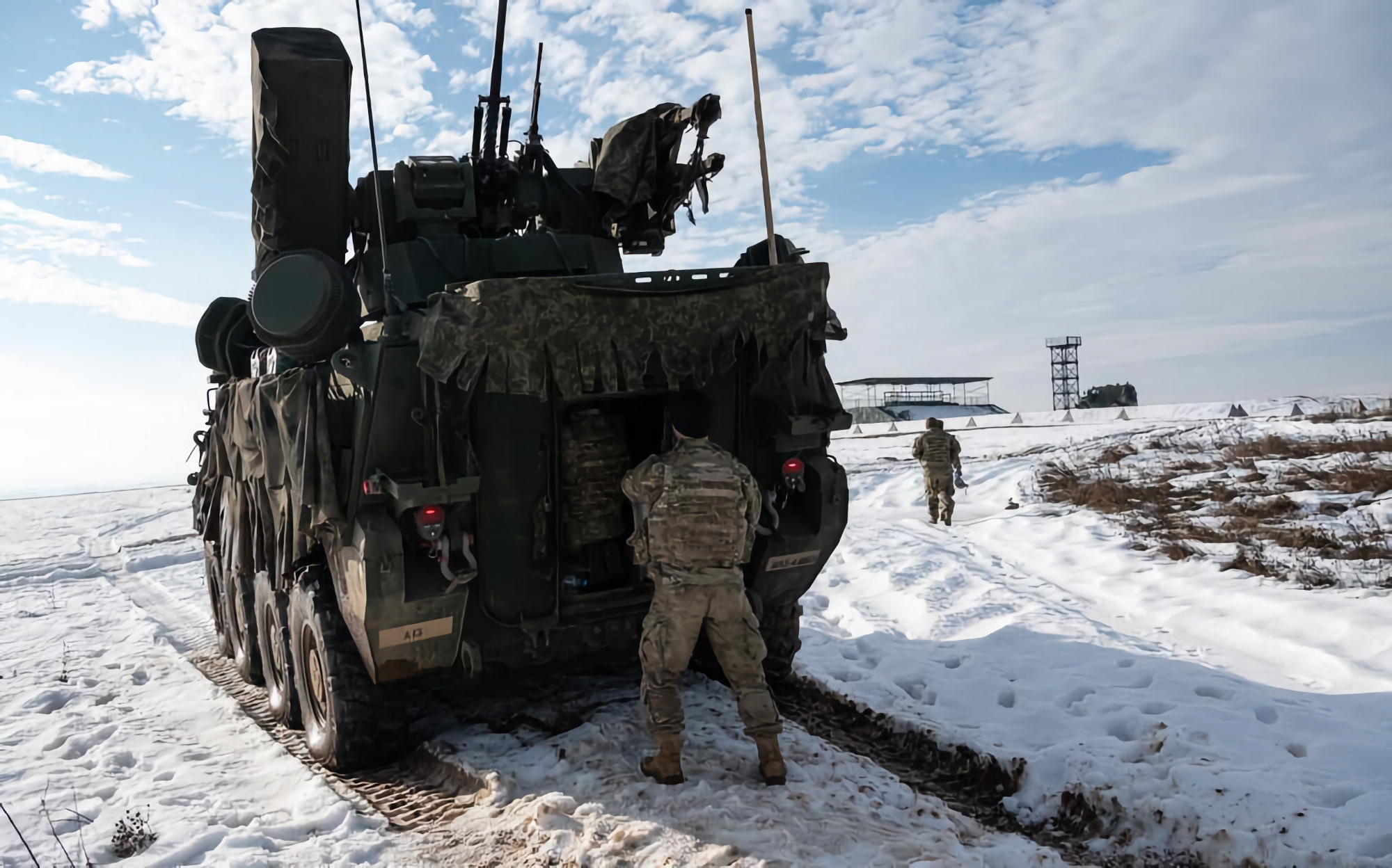 Les États-Unis ont testé pour la première fois le système de défense aérienne M-SHORAD avec le lanceur FIM-92 Stinger et les missiles AGM-114L Longbow Hellfire.-2 Les États-Unis ont testé pour la première fois le système de défense aérienne M-SHORAD avec le lanceur FIM-92 Stinger et les missiles AGM-114L Longbow Hellfire.-2
