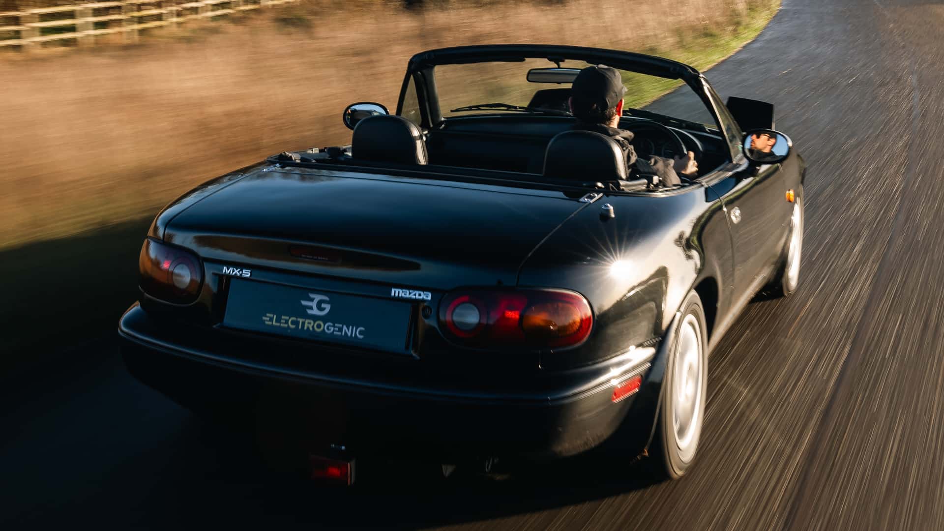 Mazda MX-5 NA électrifiée - Vue 5
