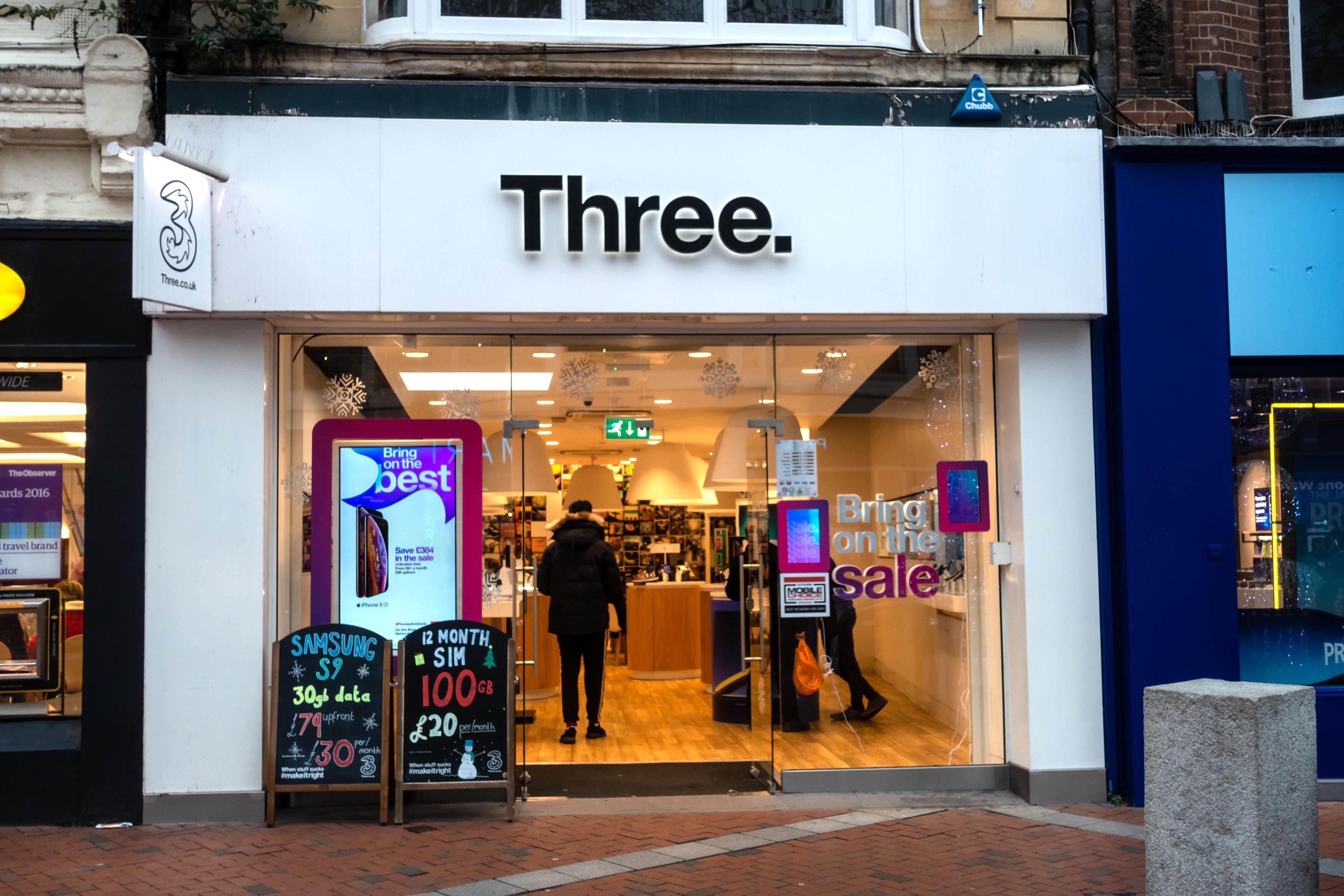 L'opérateur de téléphonie mobile Three a lancé un plan Business Broadband avec 5G et une vitesse moyenne de 100 Mbps au prix de 14,17 £.