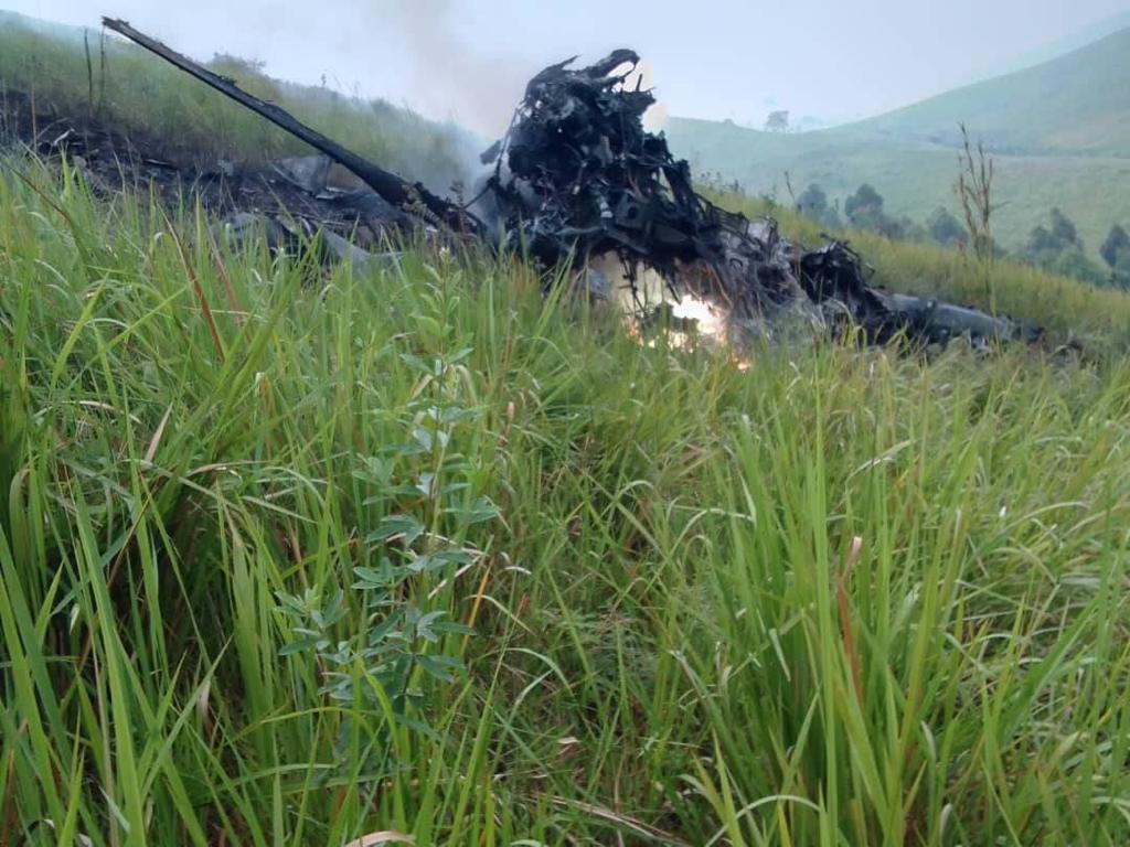 Un hélicoptère russe Mi-28NE Night Hunter s'est écrasé en Ouganda, tuant tous les membres de l'équipage. Un hélicoptère russe Mi-28NE Night Hunter s'est écrasé en Ouganda, tuant tous les membres de l'équipage.