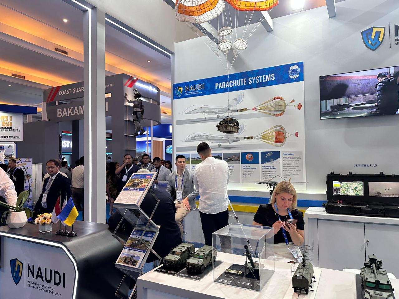 Stand ukrainien à l'Indo Defence Expo Forum en Indonésie