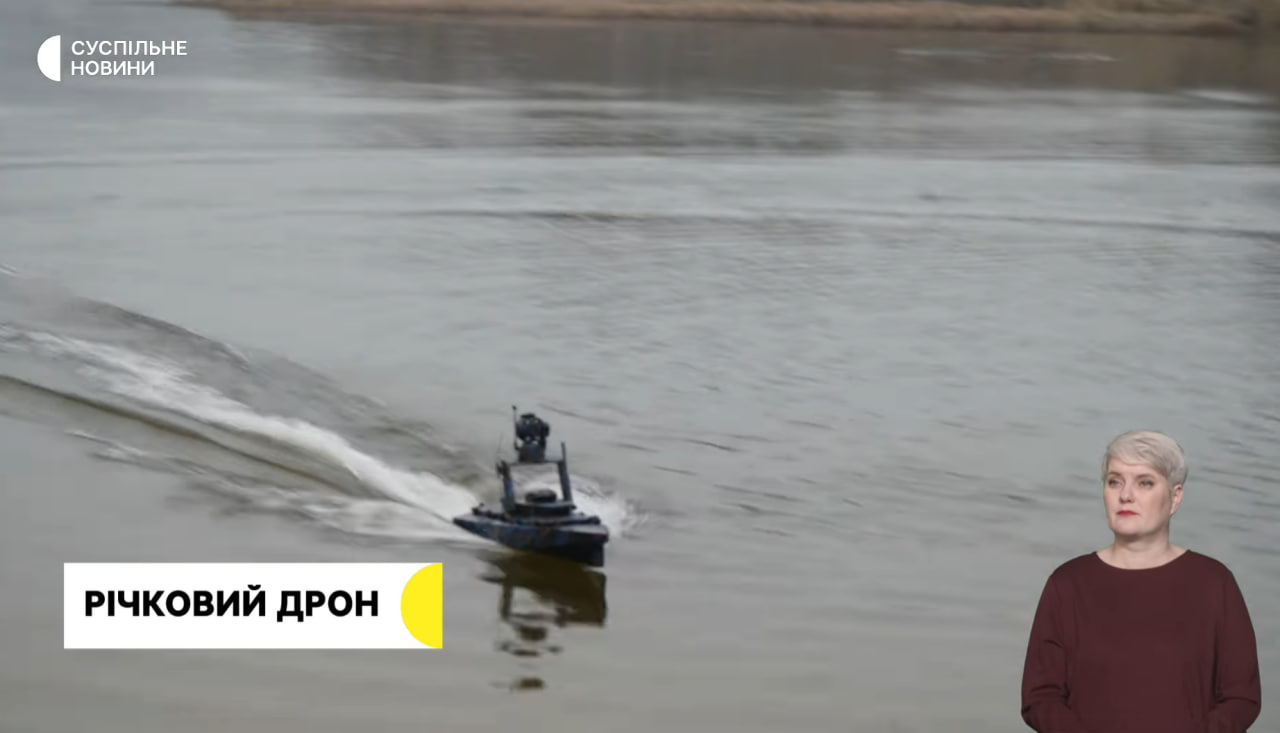 Bateau fluvial sans équipage Black Widow 2