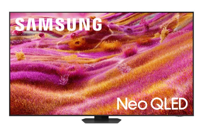 Vue avant du téléviseur Samsung QN900F Vue avant du téléviseur Samsung QN900F