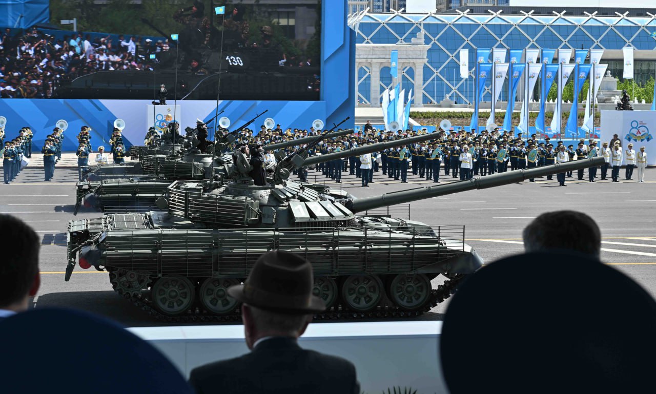 Tanks T-72A modernisés. Illustration : Andriy Tarasenko