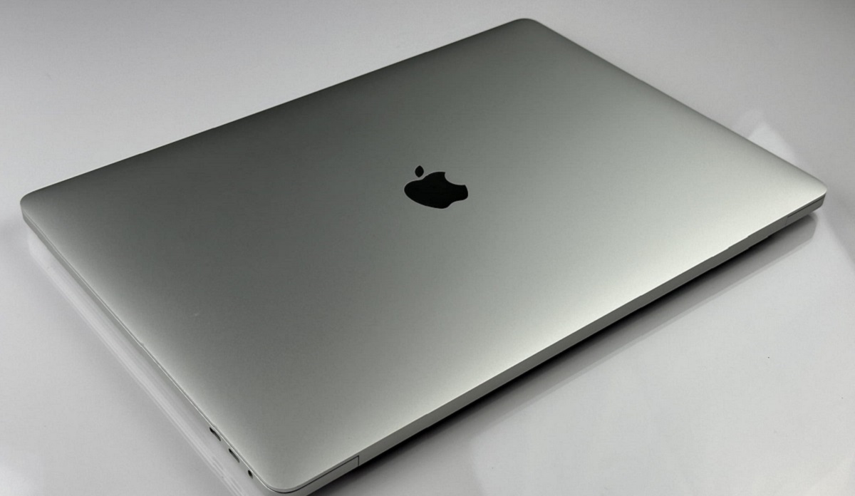 L'une des plus grandes fuites de l'histoire d'Apple : Des blogueurs russes ont divulgué des photos et les spécifications d'un MacBook Pro avec puce M4 qui n'a pas encore été annoncé. L'une des plus grandes fuites de l'histoire d'Apple : Des blogueurs russes ont divulgué des photos et les spécifications d'un MacBook Pro avec puce M4 qui n'a pas encore été annoncé.