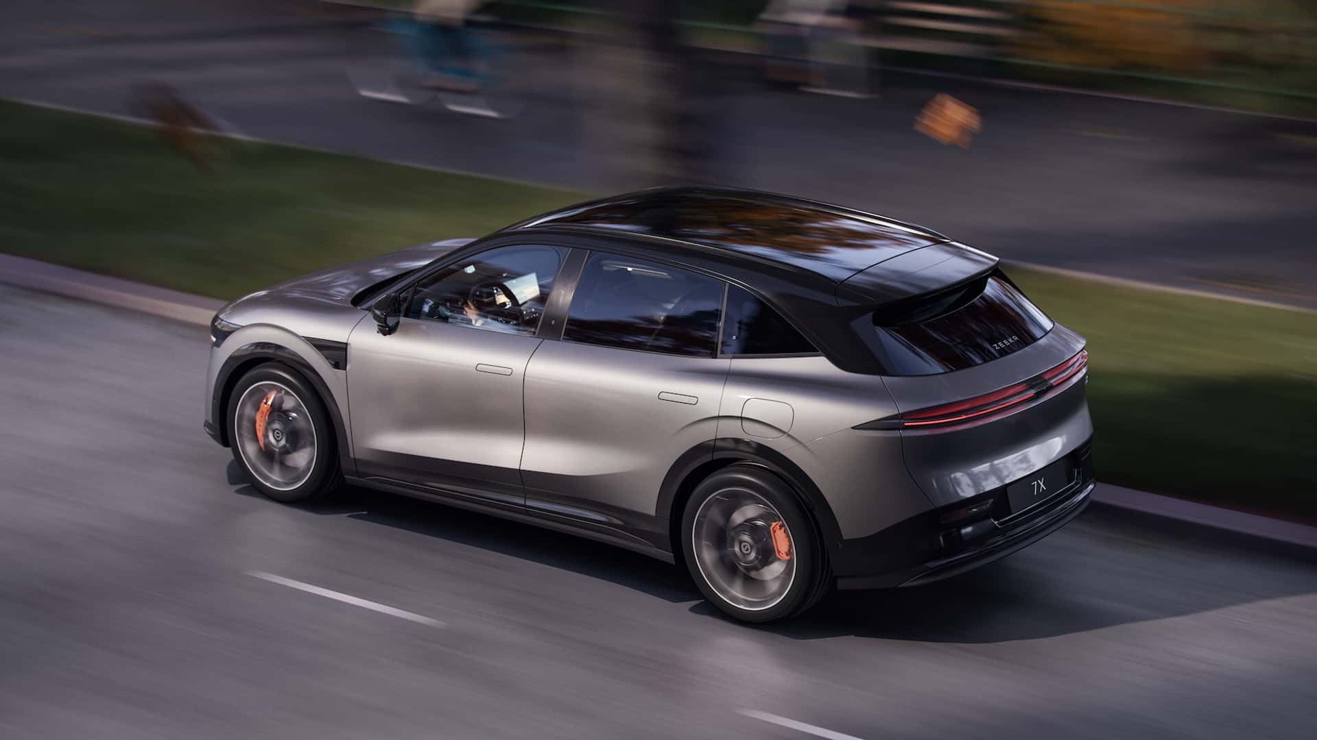 Le crossover Zeekr 7X avec une carrosserie dans l'une des quatre couleurs disponibles Le crossover Zeekr 7X avec une carrosserie dans l'une des quatre couleurs disponibles