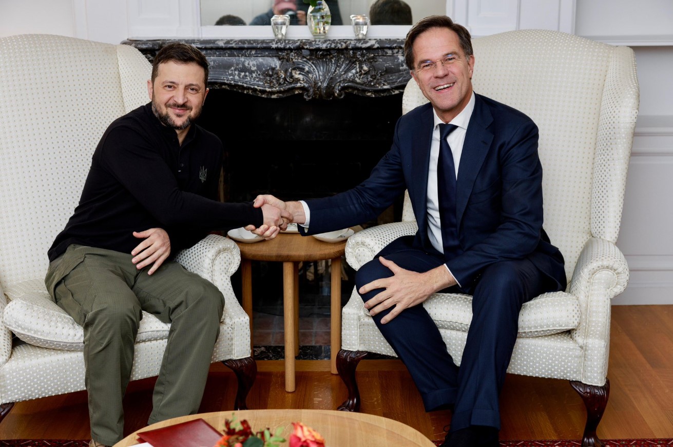 Zelensky et Rutte Volodymyr Zelenskyy et Mark Rutte